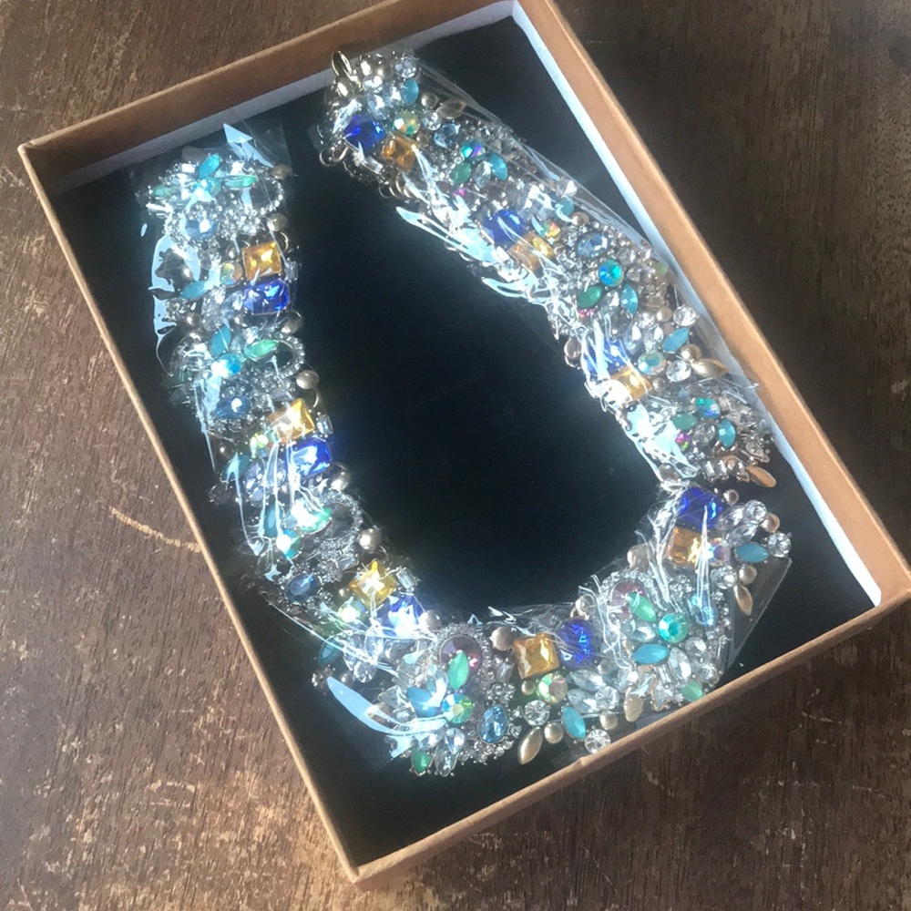 Statement Necklace - Picture 4 of 7